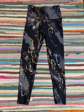 Old Navy Active Powersoft Extra High Rise Black & Gold Marble-Print Leggings